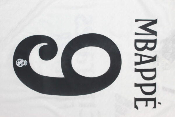 Real Madrid Local 24/25 - Image 5