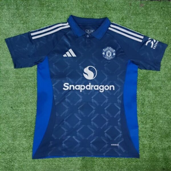 Manchester United Tercera 24/25