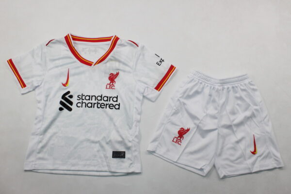 Liverpool Visita Niño 24/25
