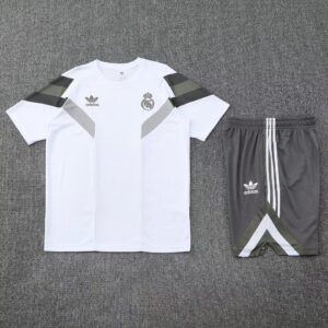 Kit de Entrenamiento Real Madrid  25/26 - Blanco Retro