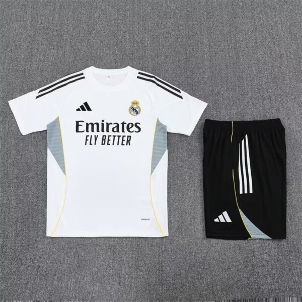 Real Madrid kit de  Entrenamiento blanco Replica 25/26