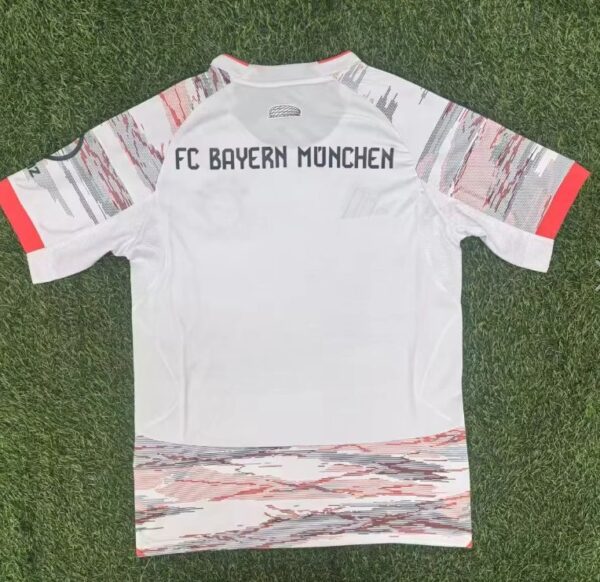 Jersey Bayern Munich Visita 25/26 Replica - Image 2