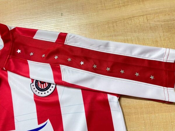 Jersey Chivas del Guadalajara Local 10-11 Retro Replica - Image 3