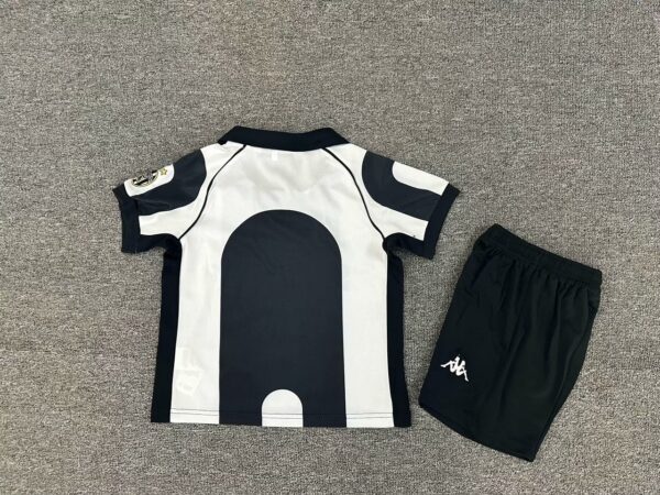 Jersey + Short Juventus Local 97-98 Retro Niño Replica - Image 2